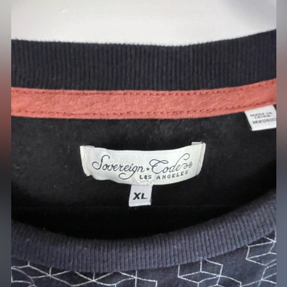 Sovereign Code - Geometrical Shape Sweater - XL - Picture 3 of 4